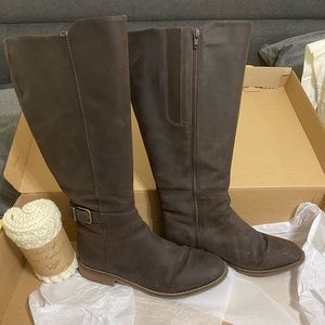 Clarks Wide calf tall knee high leather boots with knitted boot tops size 10